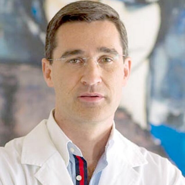 Clínica Dental Manuel Marín - Dr. Pedro Martos Díaz